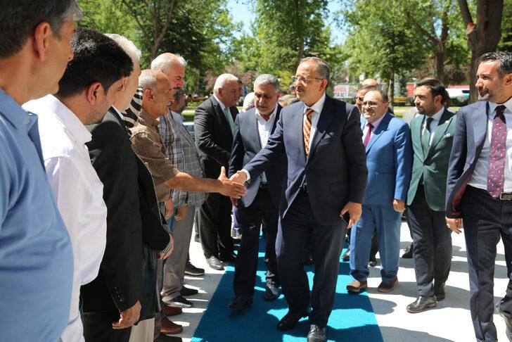 AK Parti'li Özhaseki, Elazığ'da parti teşkilatına seslendi: G5