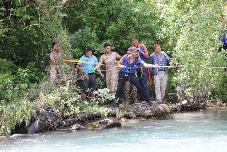 Müküs Çayı'nda kaybolan hemşireyi 140 kişilik ekip arıyor G5