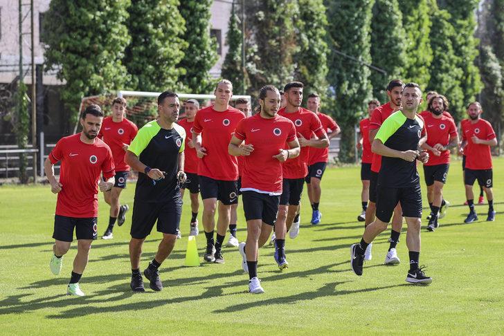 Gençlerbirliği 100. yıl için topbaşı yaptı G1