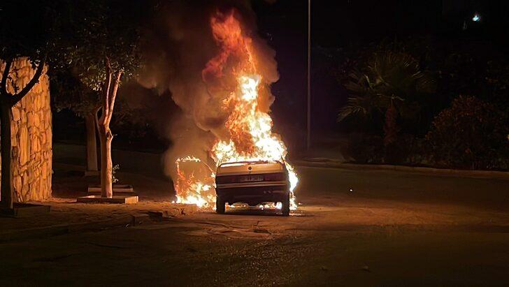 Bodrum'da seyir halindeyken alev alan otomobil tamamen yandı G2