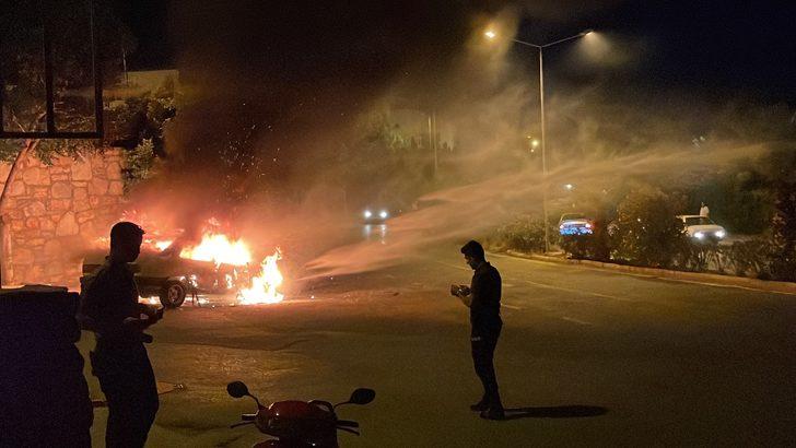Bodrum'da seyir halindeyken alev alan otomobil tamamen yandı G5