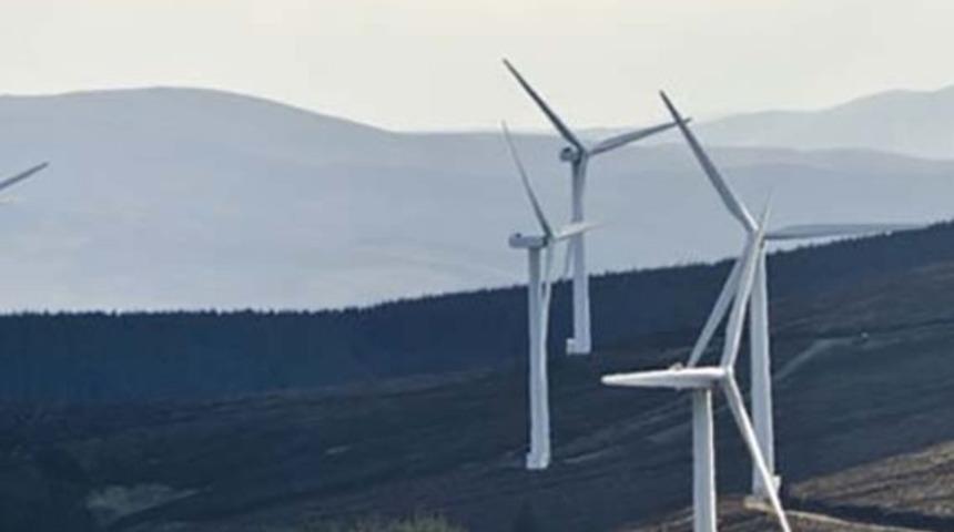 İskoçya 2015’te elektriğinin yarısından fazlasını yenilenebilir enerjiden elde etti