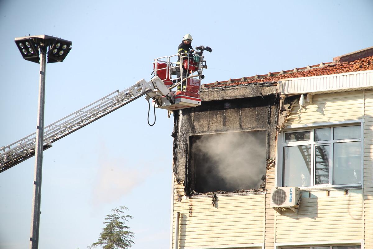 &Ccedil;erkezk&ouml;y Kaymakamlığının arşiv odasında &ccedil;ıkan yangın s&ouml;nd&uuml;r&uuml;ld&uuml;