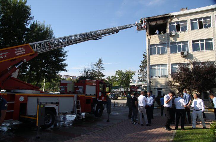 Çerkezköy Kaymakamlığının arşiv odasında çıkan yangın söndürüldü G3