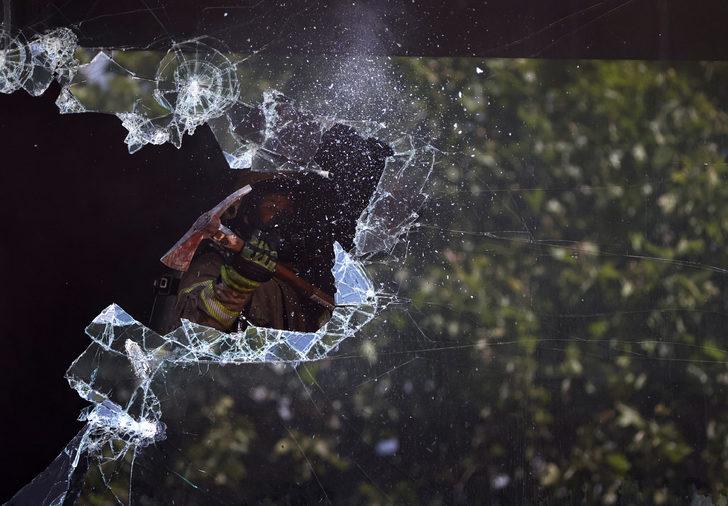 Fatih'te gelinlikçide çıkan yangında mahsur kalanlar kurtarıldı G2