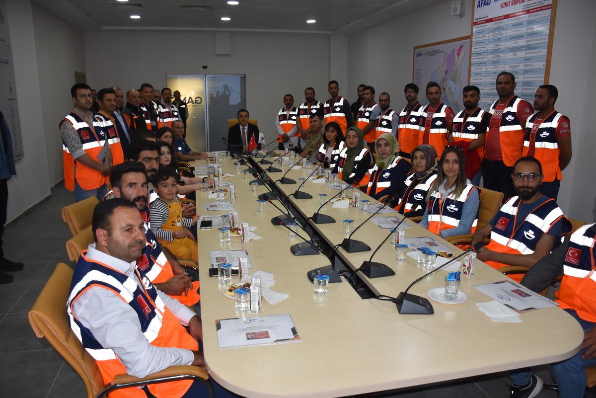 Kars'ta 87 AFAD g&ouml;n&uuml;ll&uuml;s&uuml; eğitimlerini tamamladı