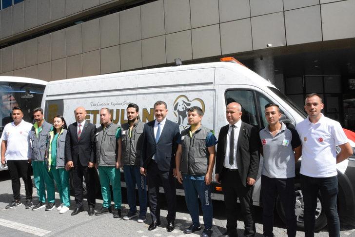 Marmaris'teki orman yangınından etkilenen hayvanlar için Balıkesir'den 3 araç gönderildi G2