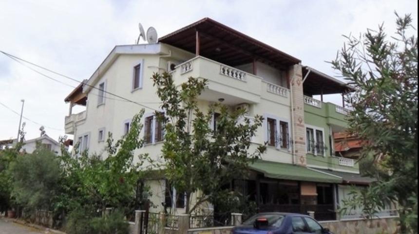 Dolandırıldı, kendi evini parayla geri aldı