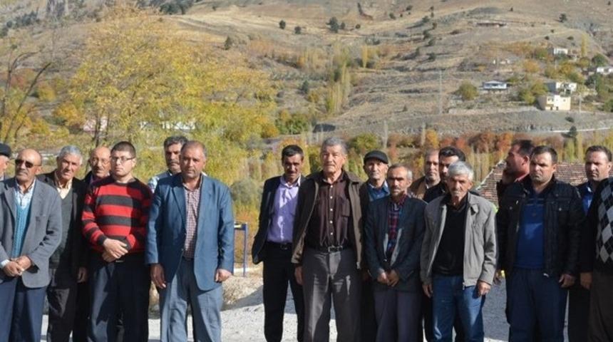 Muhtar isyan etti: Vatandaşlarımız c&uuml;n&uuml;p geziyor