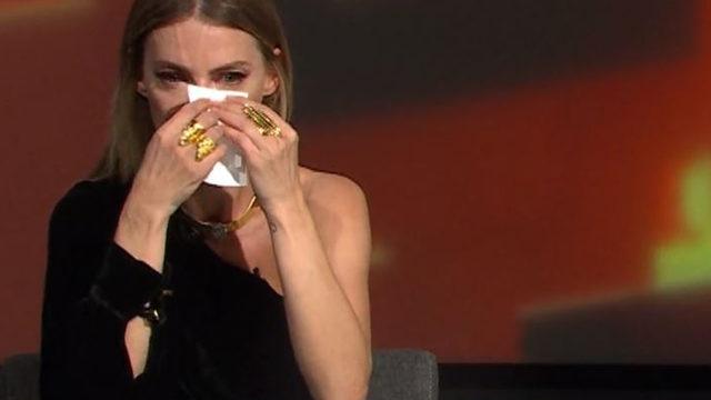 Tuba Ünsal 'Yuva yıkan kadın oldun mu?' sorusuna ağlayarak yanıt verdi!