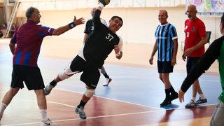 Veteran Hentbol Turnuvası İzmir'de başladı