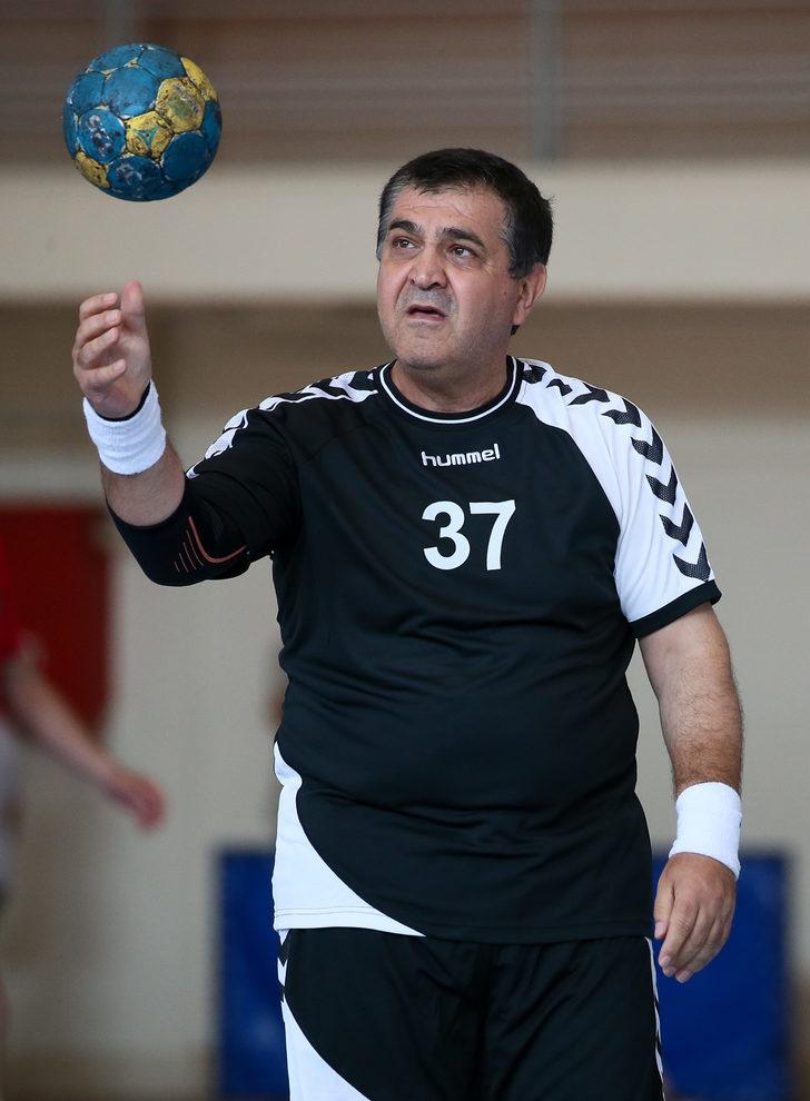 Veteran Hentbol Turnuvası İzmir'de başladı G2