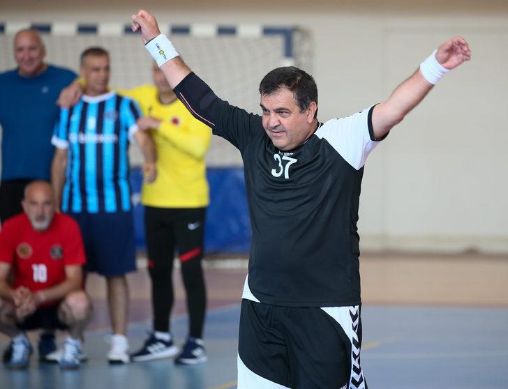 Veteran Hentbol Turnuvası İzmir'de başladı G3