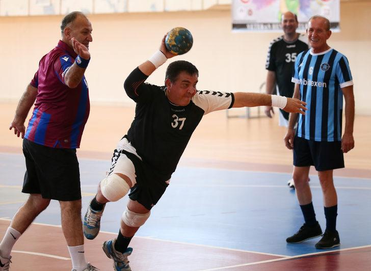 Veteran Hentbol Turnuvası İzmir'de başladı G4
