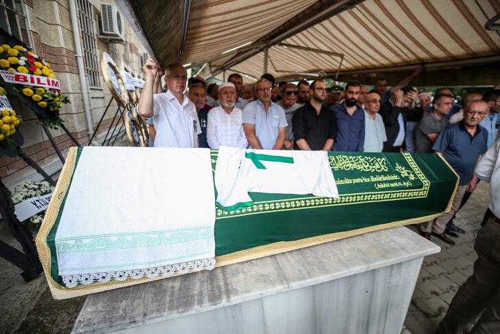 İtalya'daki helikopter kazasında yaşamını yitiren Arif Cez'in cenazesi Bursa'da defnedildi G2