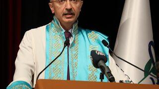 Recep Tayyip Erdoğan Üniversitesinde mezuniyet töreni düzenlendi