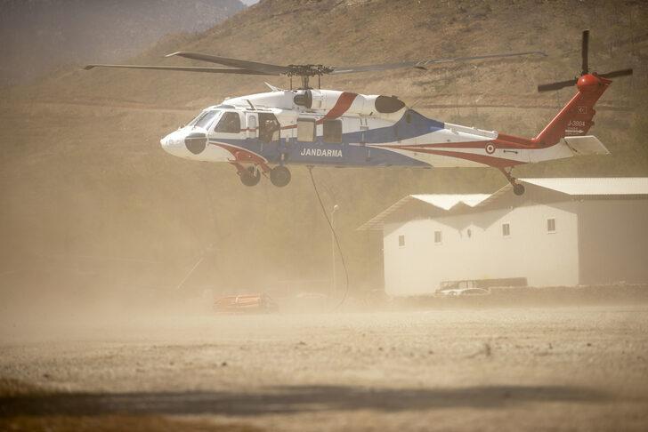 Marmaris'teki orman yangınına jandarma 12 helikopterle hava gücü desteği veriyor G3