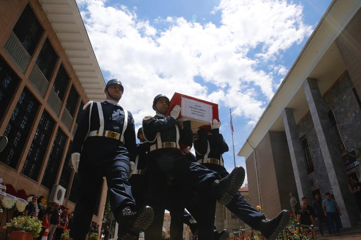 Şehit Astsubay Oğuzhan Ardu&ccedil;, Eskişehir'de son yolculuğuna uğurlandı