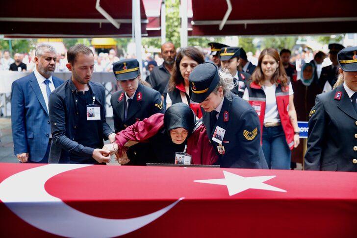 Şehit Astsubay Oğuzhan Arduç, Eskişehir'de son yolculuğuna uğurlandı G3