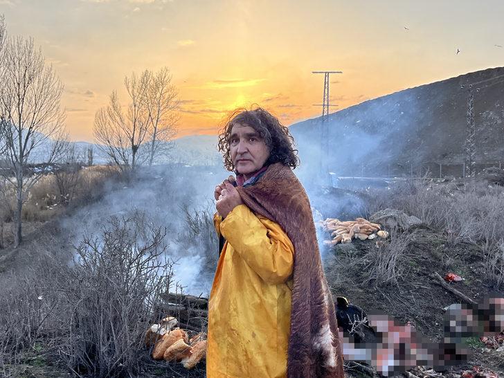 Hayvan postu giyen dekan çöplükte dolaşarak savaşların etkisine dikkati çekti G2