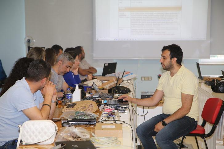 Kastamonu'da öğretmenlere robotik kodlama ve dijital yeterlilik eğitimi verildi G2