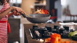 Lezzetli yemekler için en iyi çelik tava çeşitleri