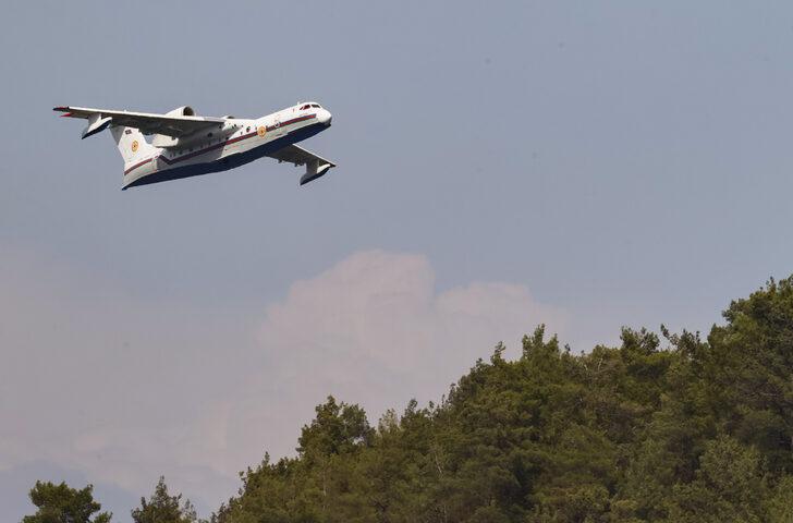 Azerbaycan'dan gelen amfibi uçak, Marmaris'teki orman yangınına müdahale ediyor G1