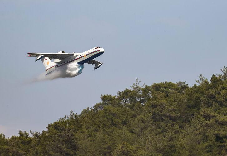 Azerbaycan'dan gelen amfibi uçak, Marmaris'teki orman yangınına müdahale ediyor G4