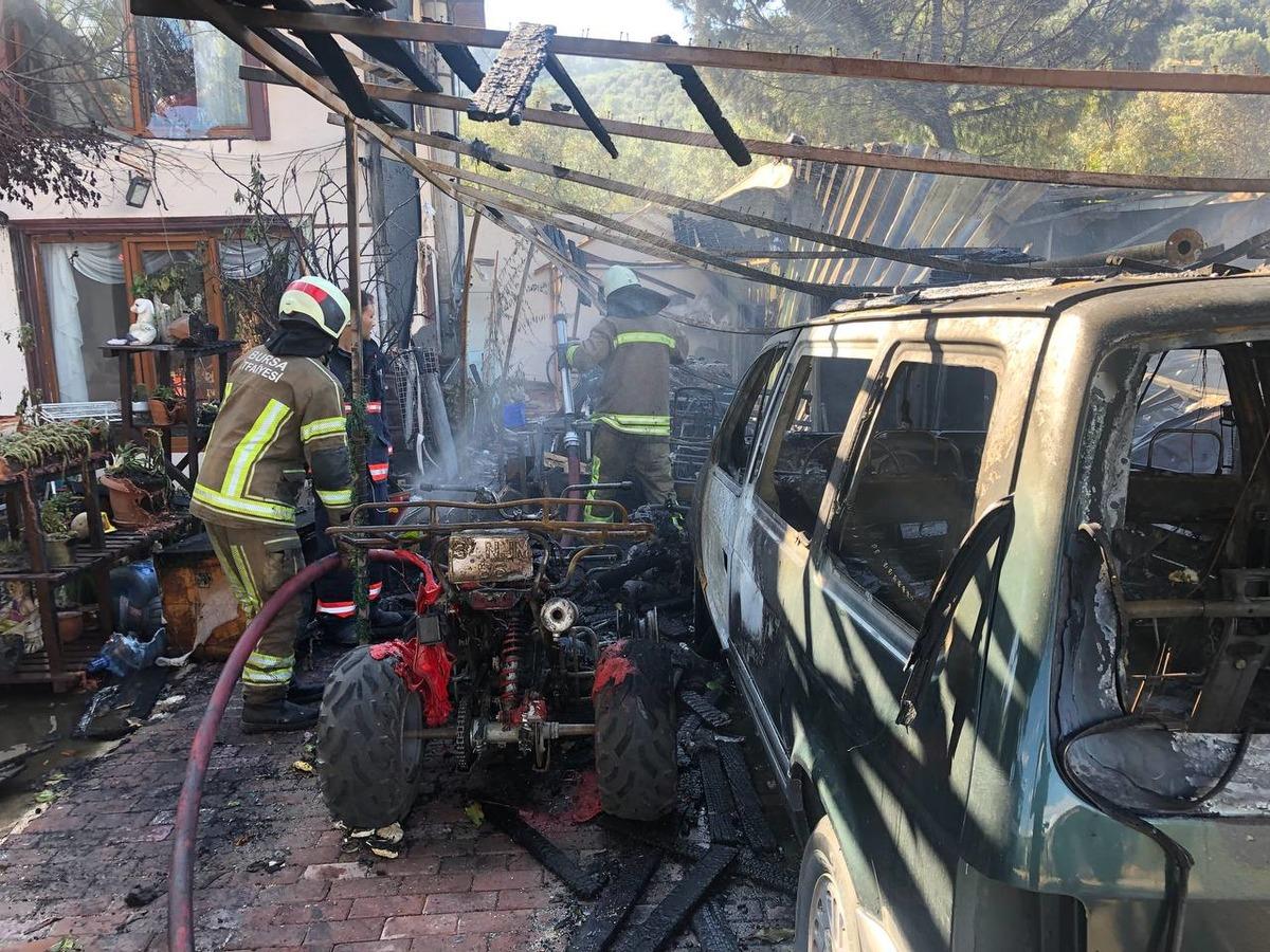 Bursa'da boya dolum deposunda yangın &ccedil;ıktı