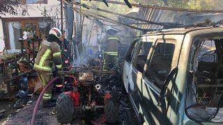 Bursa'da boya dolum deposunda yangın çıktı