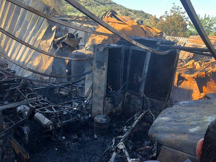 Bursa'da boya dolum deposunda yangın çıktı G2