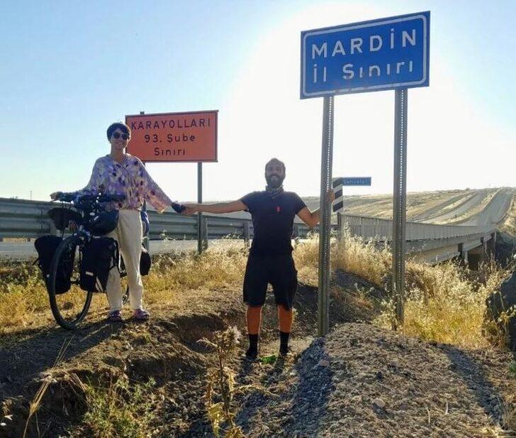 İzmirli çift, bisikletle Türkiye turuna çıktı! Gün de 60 TL harcayarak Mardin’e ulaştılar G3