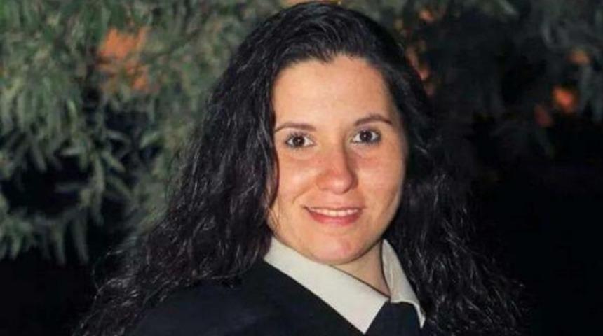 Cinnet getiren anne, uyuyan kızını tüfekle vurarak öldürdü