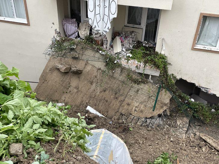 Bartın'da toprak kayması nedeniyle 3 bina boşaltıldı G2