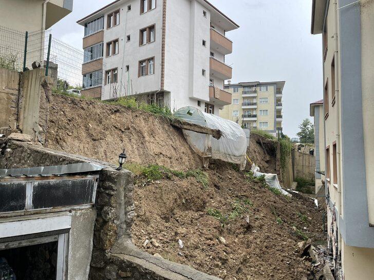 Bartın'da toprak kayması nedeniyle 3 bina boşaltıldı G4