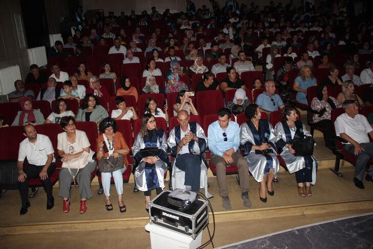 EÜ Ödemiş Meslek Yüksekokulunda mezuniyet heyecanı yaşandı G1