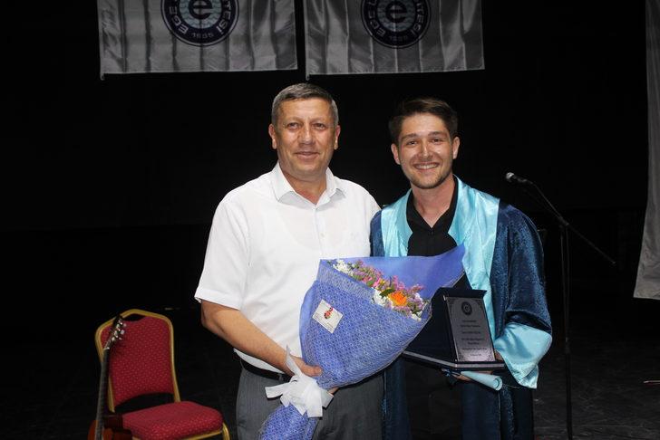 EÜ Ödemiş Meslek Yüksekokulunda mezuniyet heyecanı yaşandı G2