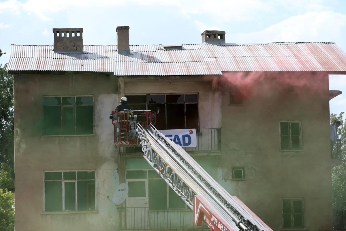 Muş'ta 342 personelin katılımıyla masabaşı ve saha tatbikatı yapıldı
