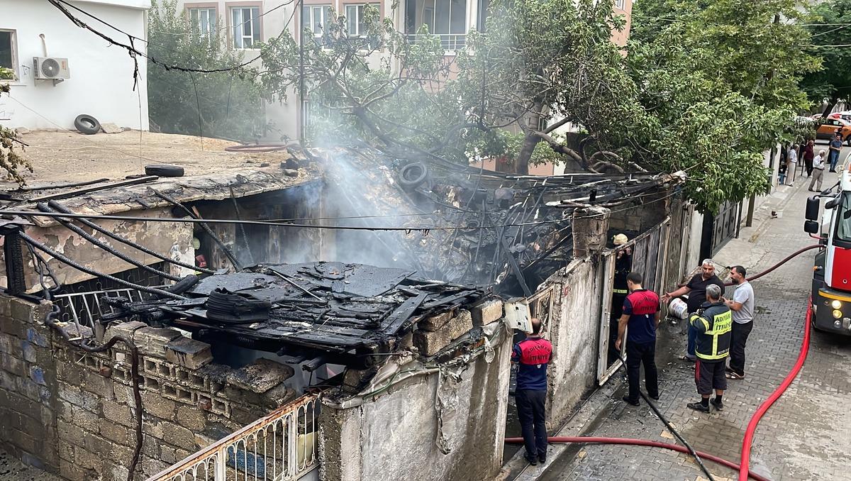 Adıyaman'da ev yangını hasara neden oldu