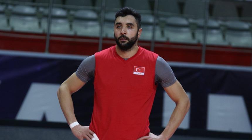 Bursa B&uuml;y&uuml;kşehir Belediyespor Erkek Voleybol Takımı, Metin Toy'u transfer etti