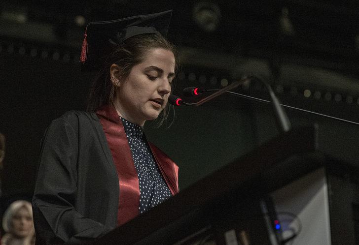 Eğitim hayatlarında ayrılmayan ikizler tıp fakültesinden de birlikte mezun oldu G2