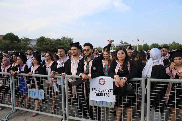 HMKÜ'de 3 bin 100 öğrenci mezun oldu G5
