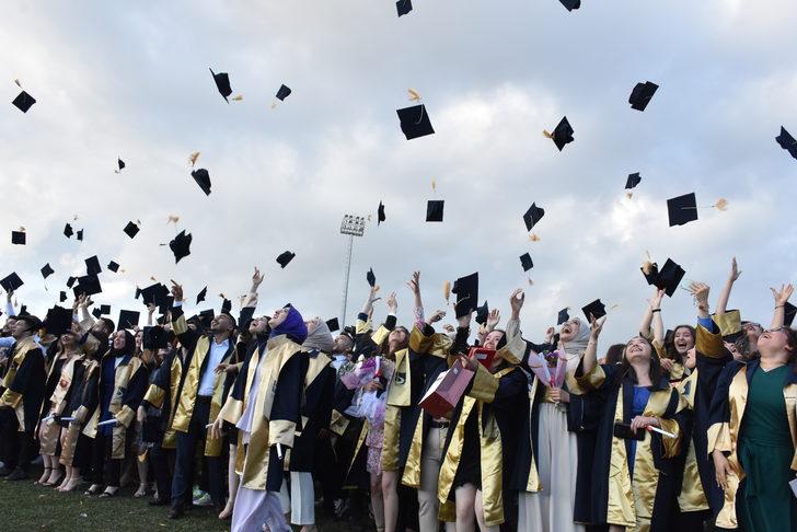 Bilecik Şeyh Edebali Üniversitesinde mezuniyet töreni düzenlendi G1