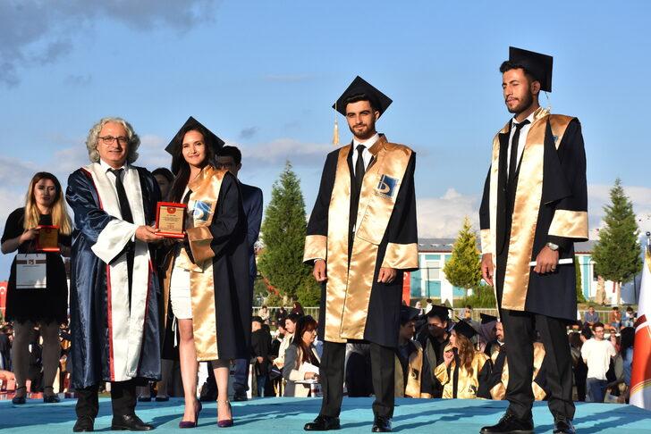 Bilecik Şeyh Edebali Üniversitesinde mezuniyet töreni düzenlendi G5