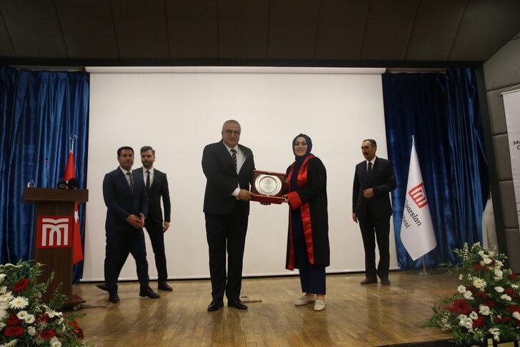 Muş'ta mezun olan üniversite öğrencileri törenle diplomalarını aldı G4