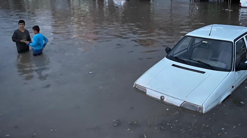 O il sele teslim oldu! İşte afetten ilk görüntüler