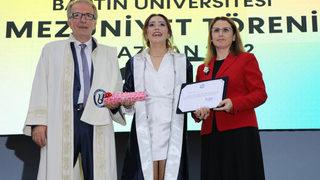 BARÜ'de mezuniyet töreni düzenlendi