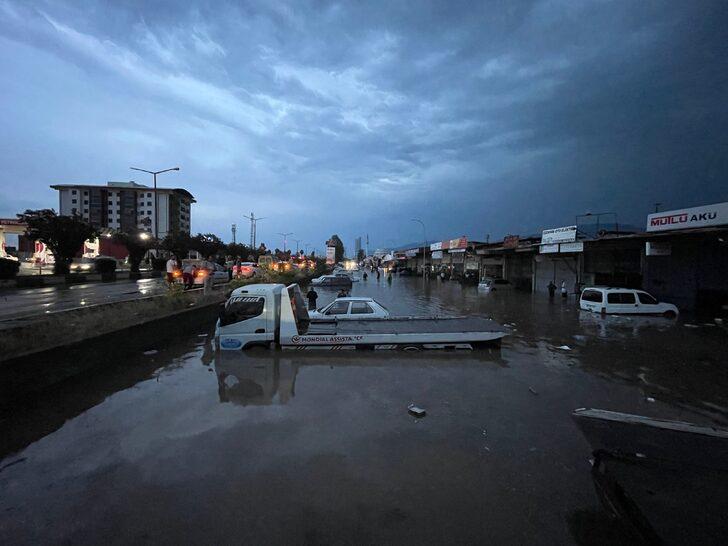 GÜNCELLEME - Osmaniye'de sağanak nedeniyle ev ve iş yerlerini su bastı G2