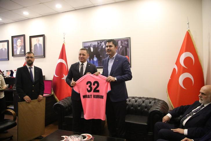 Çevre, Şehircilik ve İklim Değişikliği Bakanı Kurum, yeni evlerine kavuşan vatandaşlarla buluştu: G5