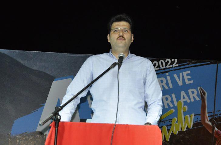 Çukurca'da festival kapsamında dengbej ve müzik dinletisi G1